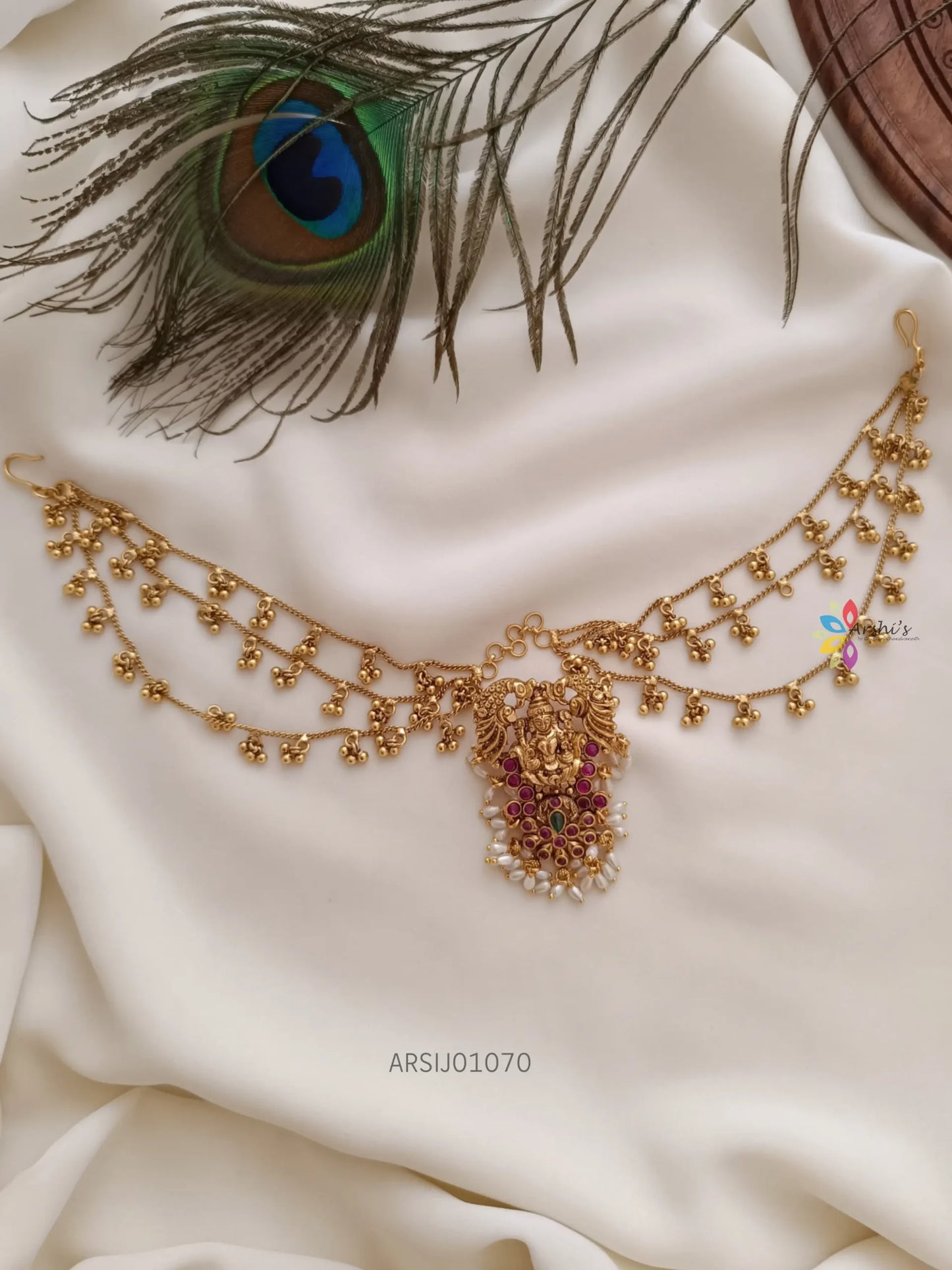 Temple with Rice Pearl Hair Accessorie with Earchains