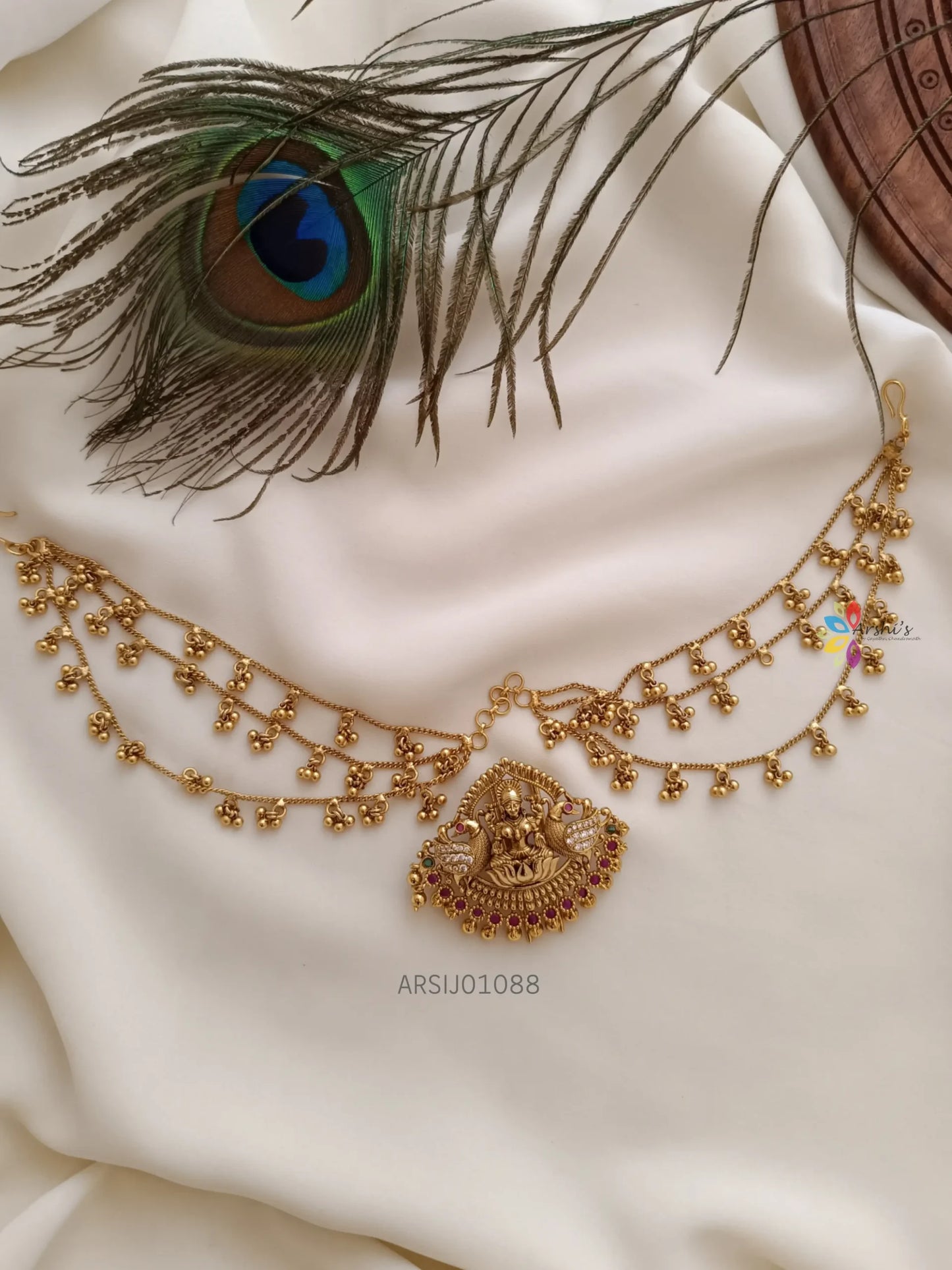 Attractive Temple Hair Brooch with Gold Bead Layer Chain