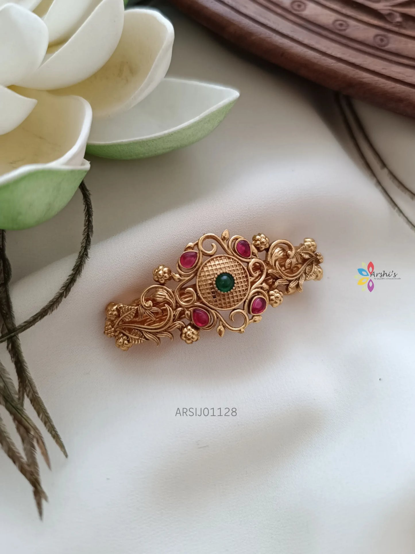 Simple and Elegant Hair Accessory