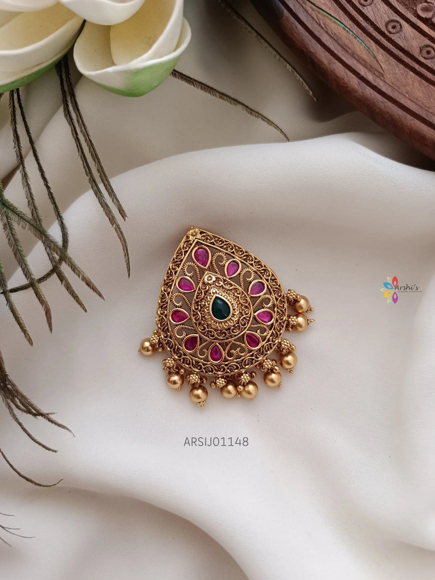 Kemp Stone with Gold Bead Hair Accessory