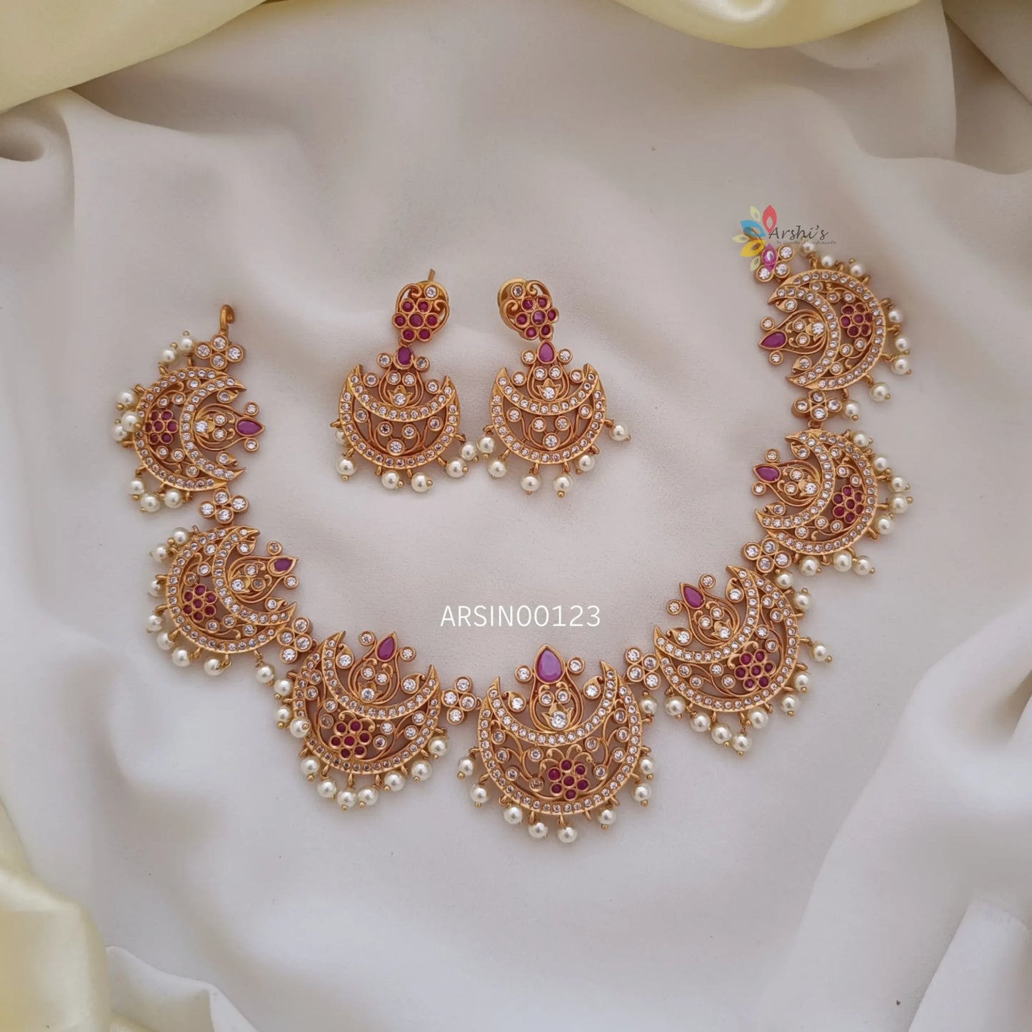 Trendy AD moon neckace