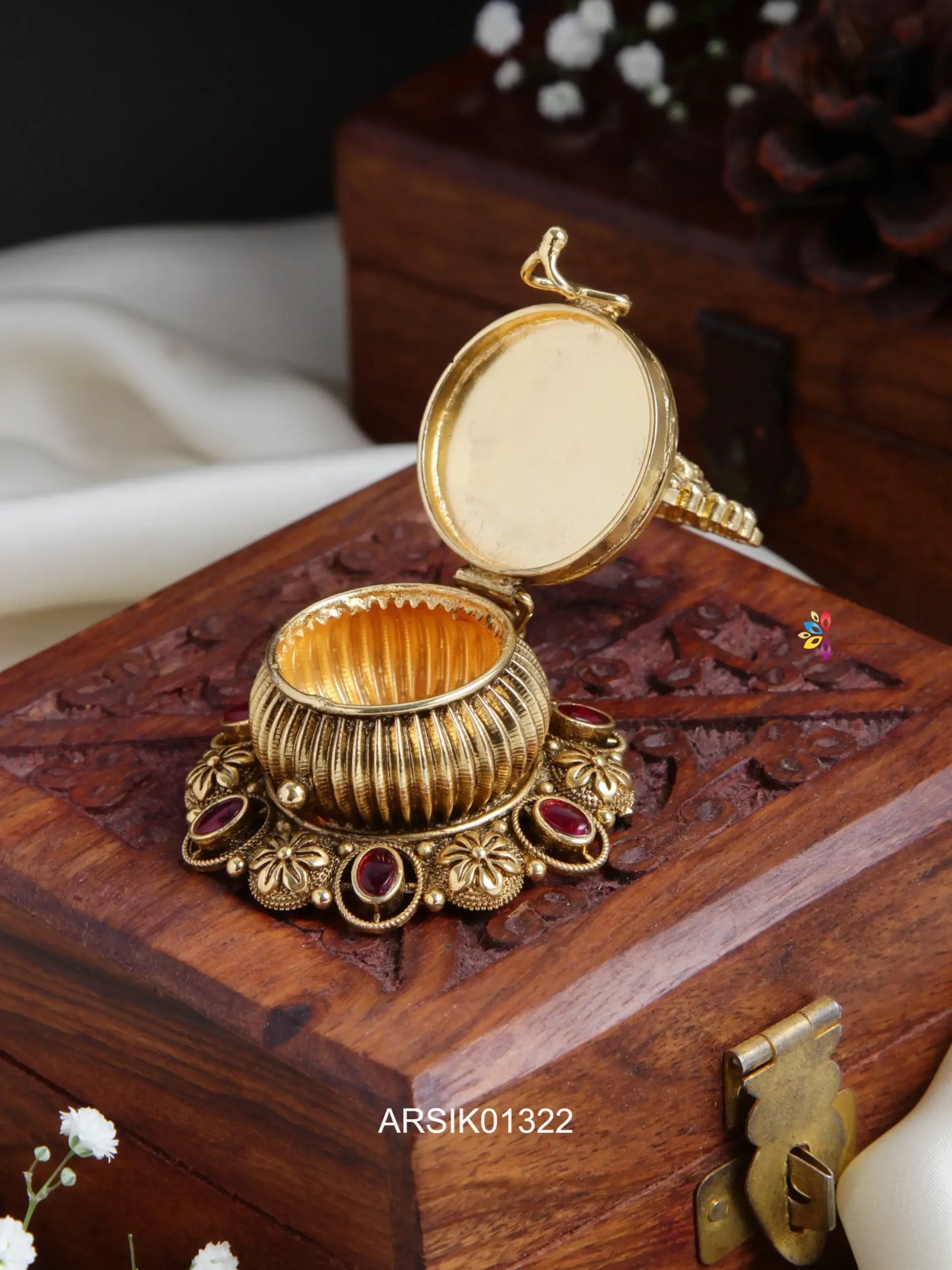 Antique Design Kumkum Box