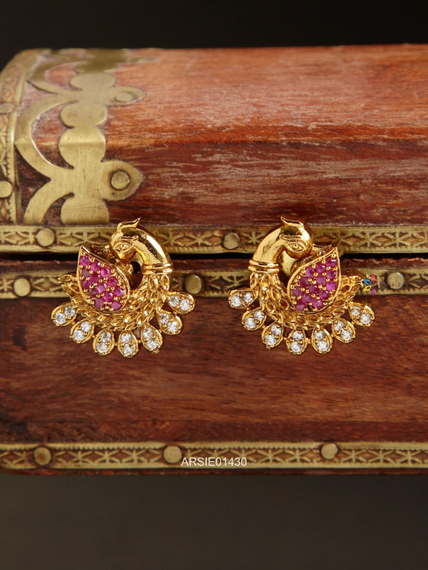 Peacock Red and White Stone Ear Studs