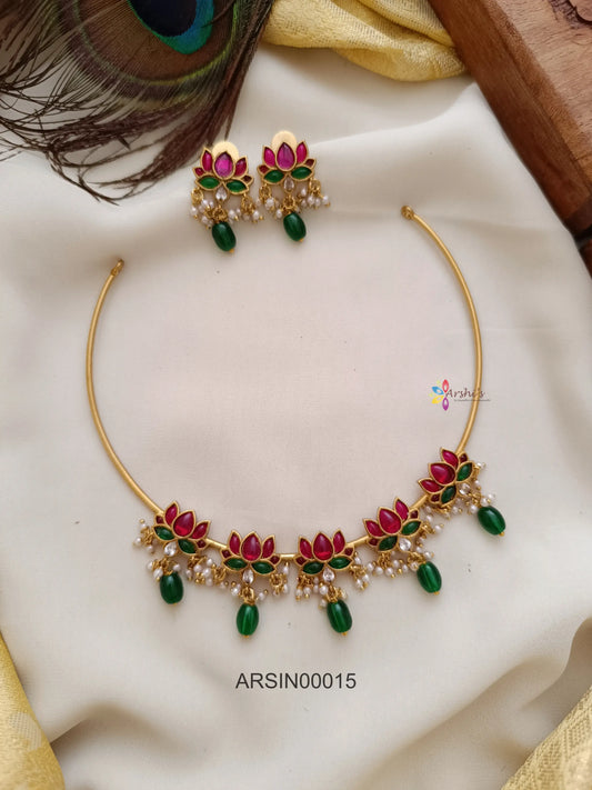 Five Lotus Design Green Bead Neckaet