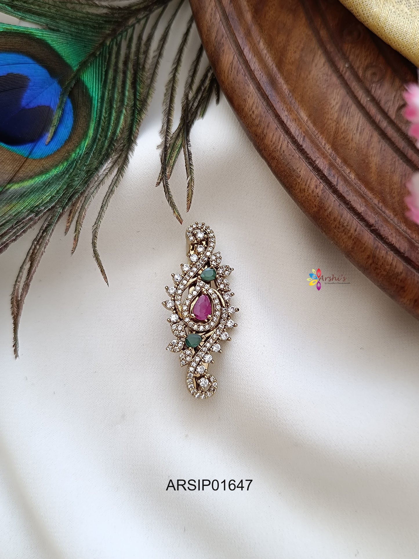 Multi Stone Sareepin