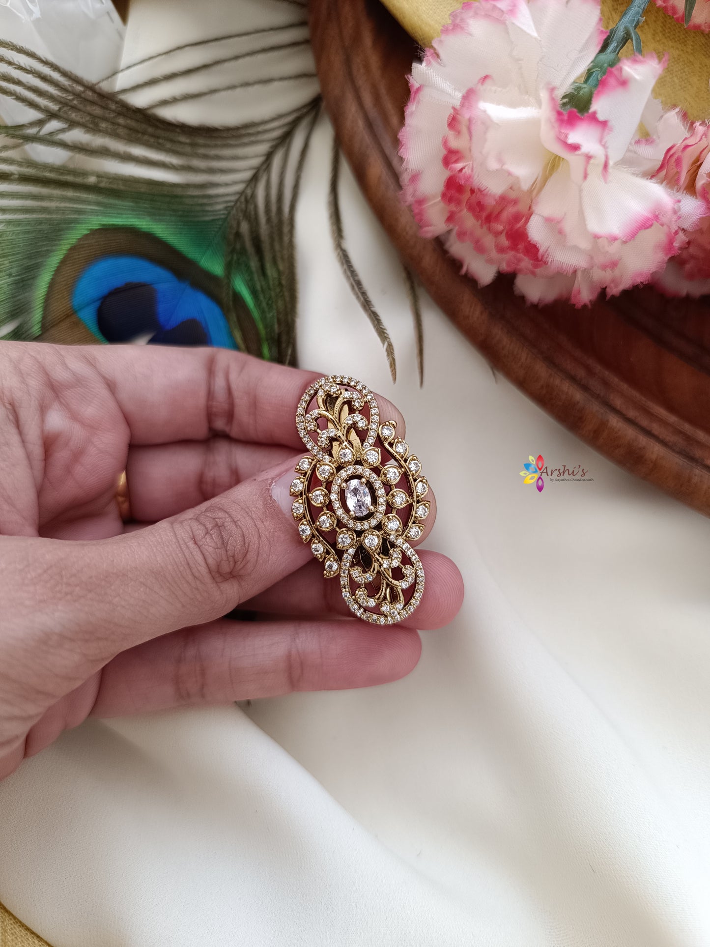 Design White Stone Sareepin