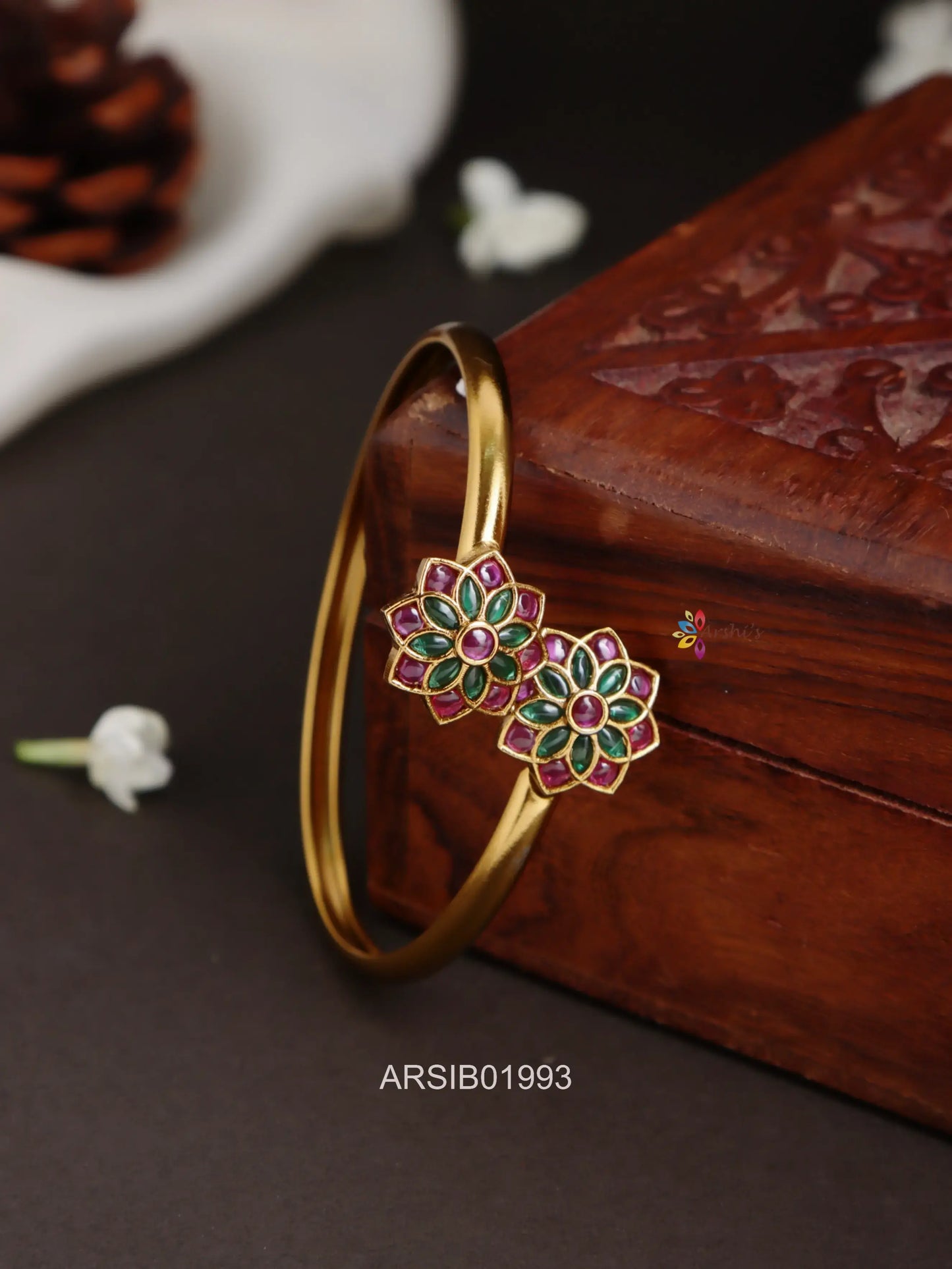 Flower Kemp Red and Green Stone Bracelet Bangle