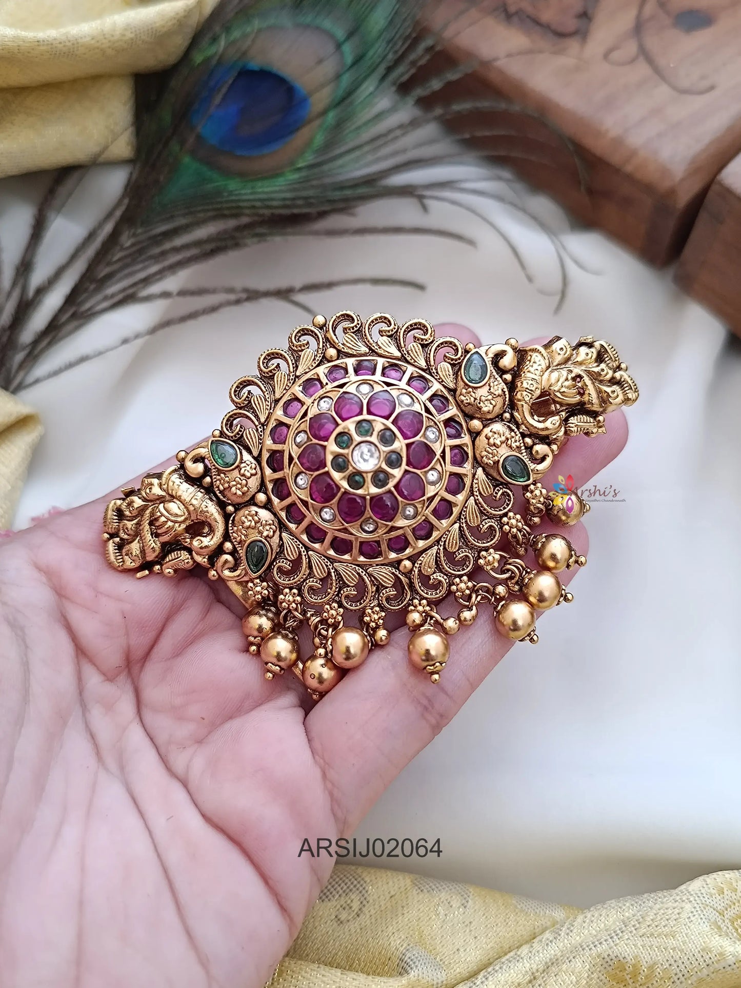 Flower Kemp Stone Gold Bead Hair Clip