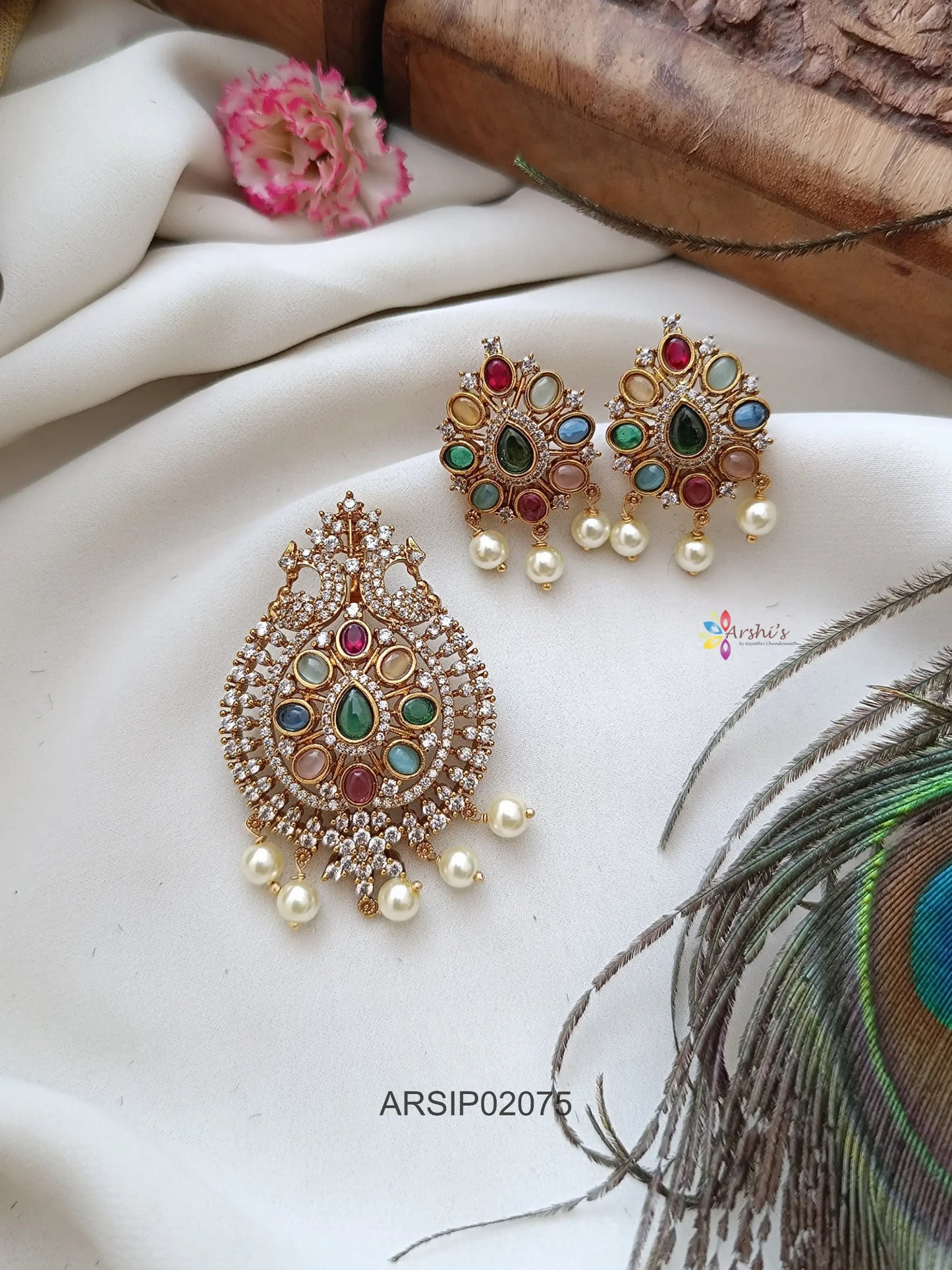 Floral Navarathna Stone Pendant Set