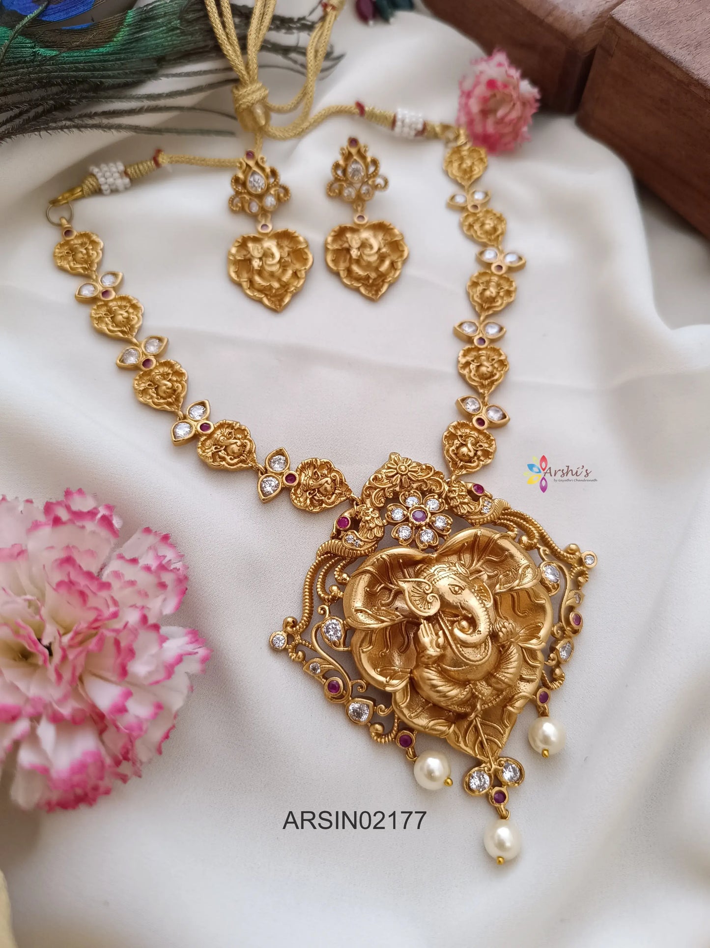 Elephant Motif Neckset