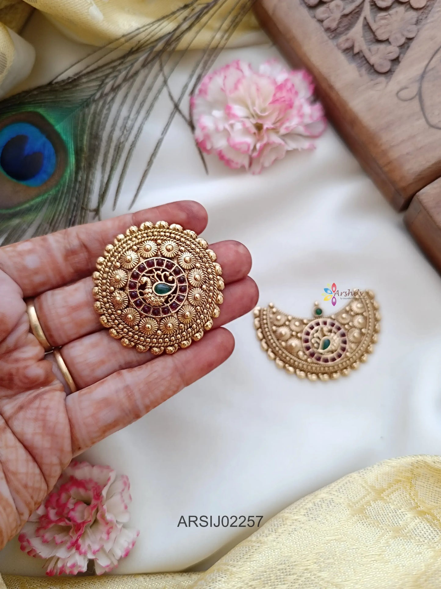Matte Peacock Sun and Moon Hairbrooch