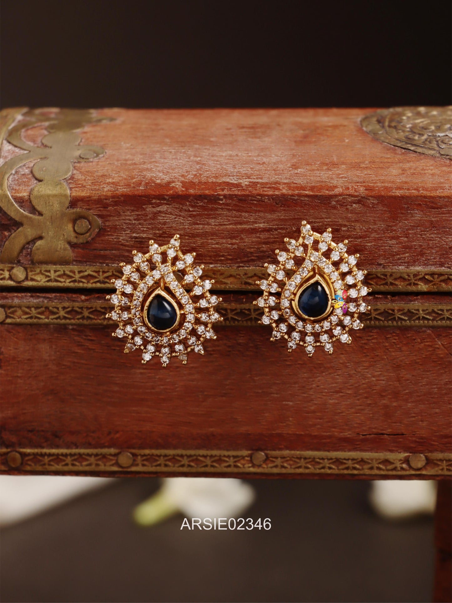 Blue Mango Design Earstuds