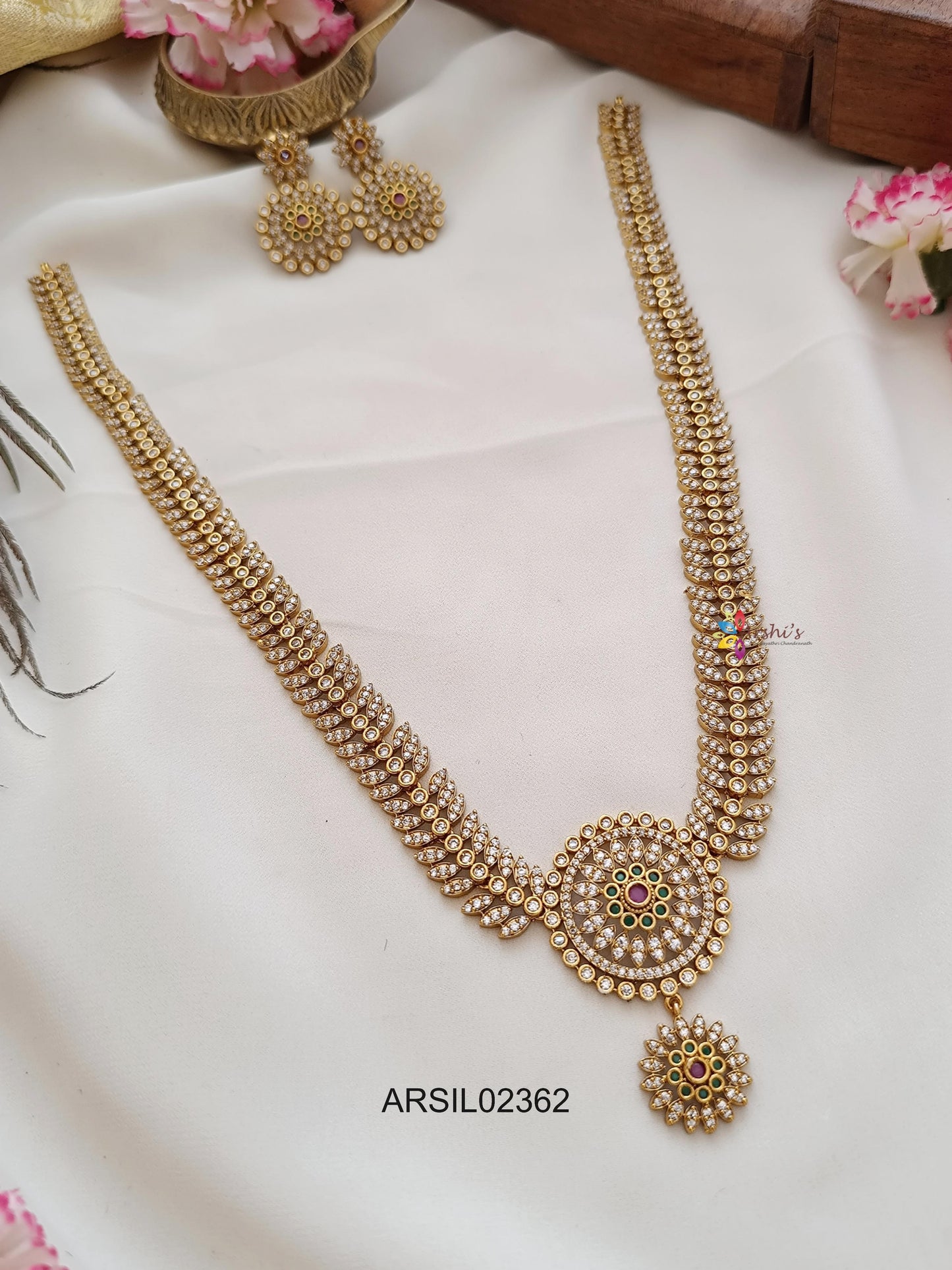 AD White Stone Round Pendant Haram