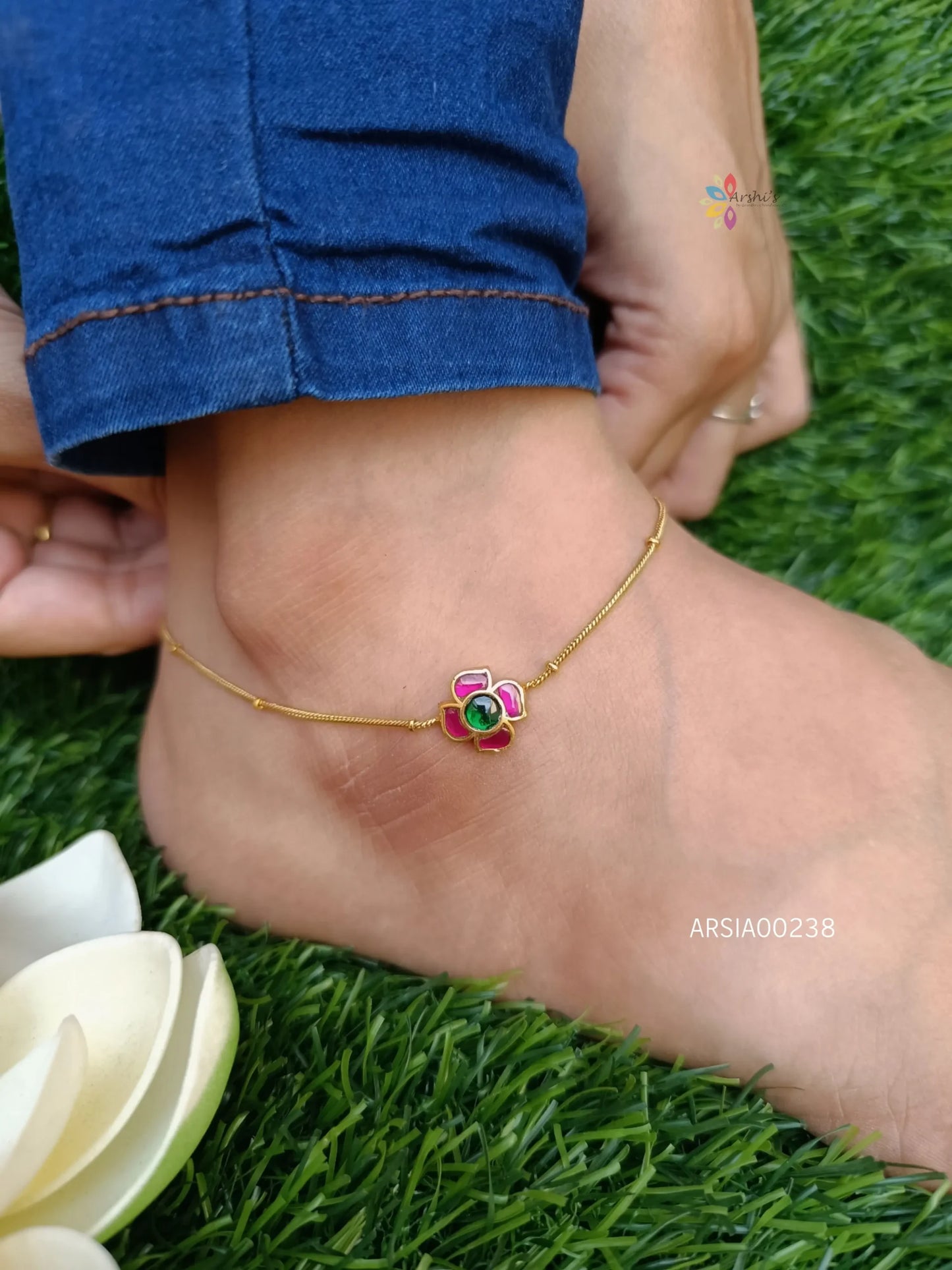 Elegant Jadu Kemp Anklets (Payal)