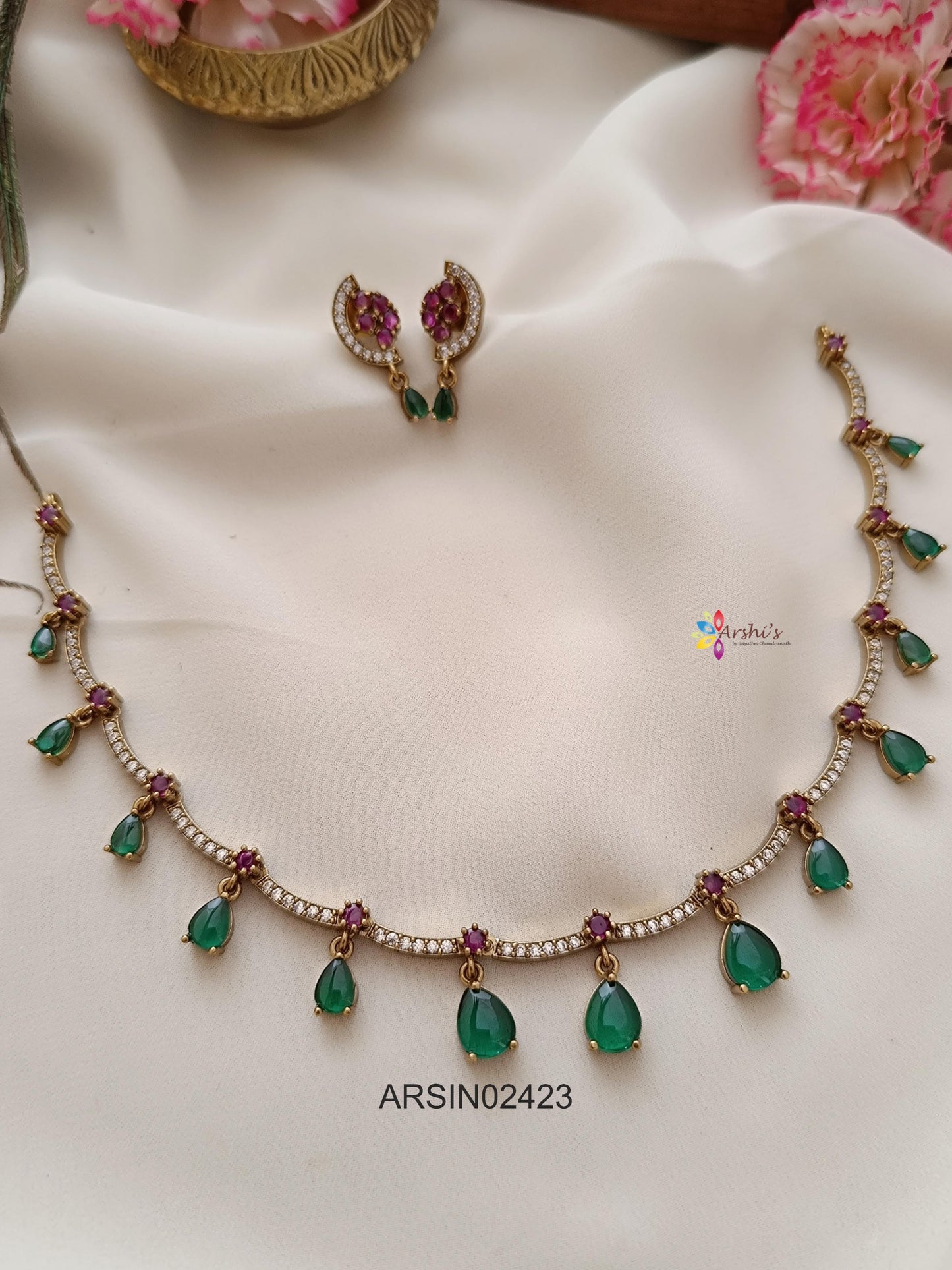 Green Tear Drops with Kemp and Whire Stone Necklace