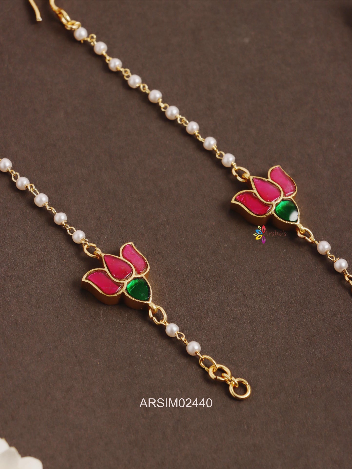 Lotus Kemp and Green Pearl Earchains