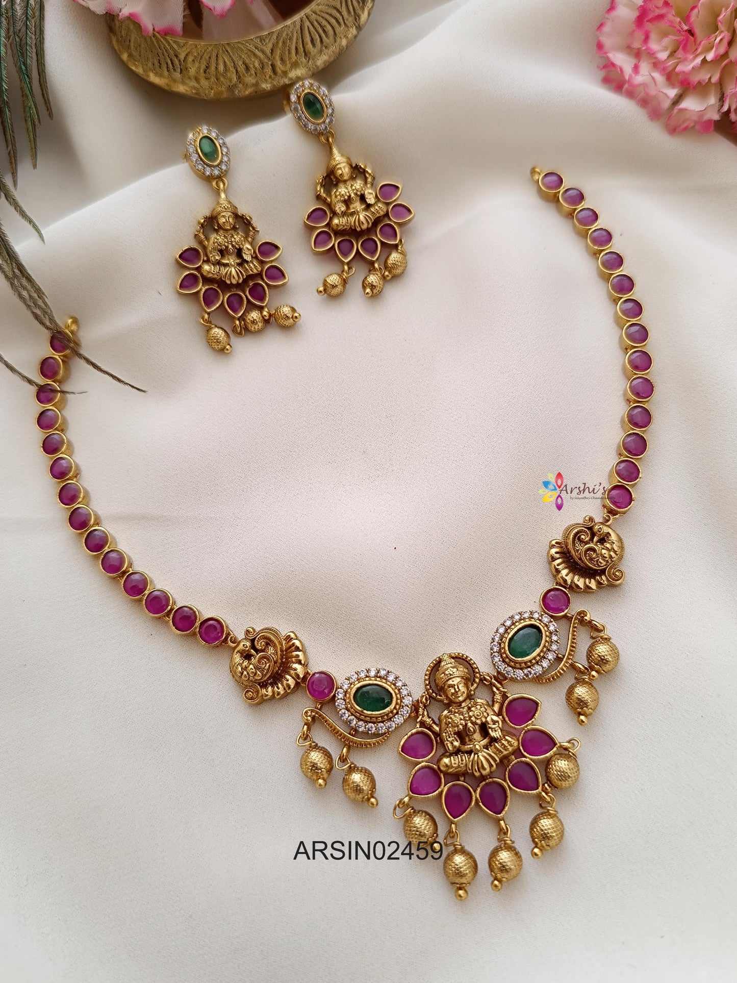 Single Line Kemp Stone with Lakshmi Pendant Necklace
