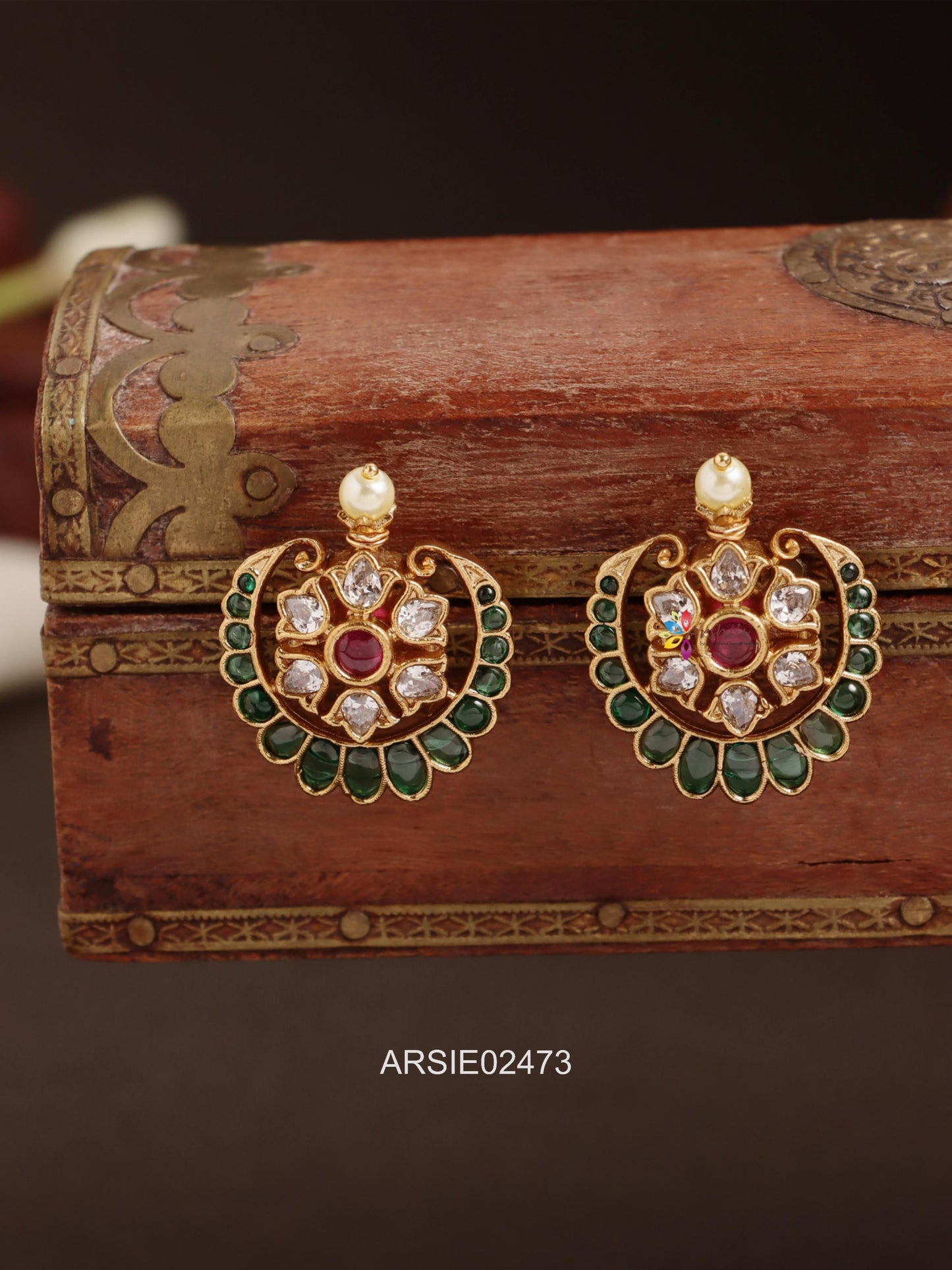 Classic Emerlad Stone Earstuds