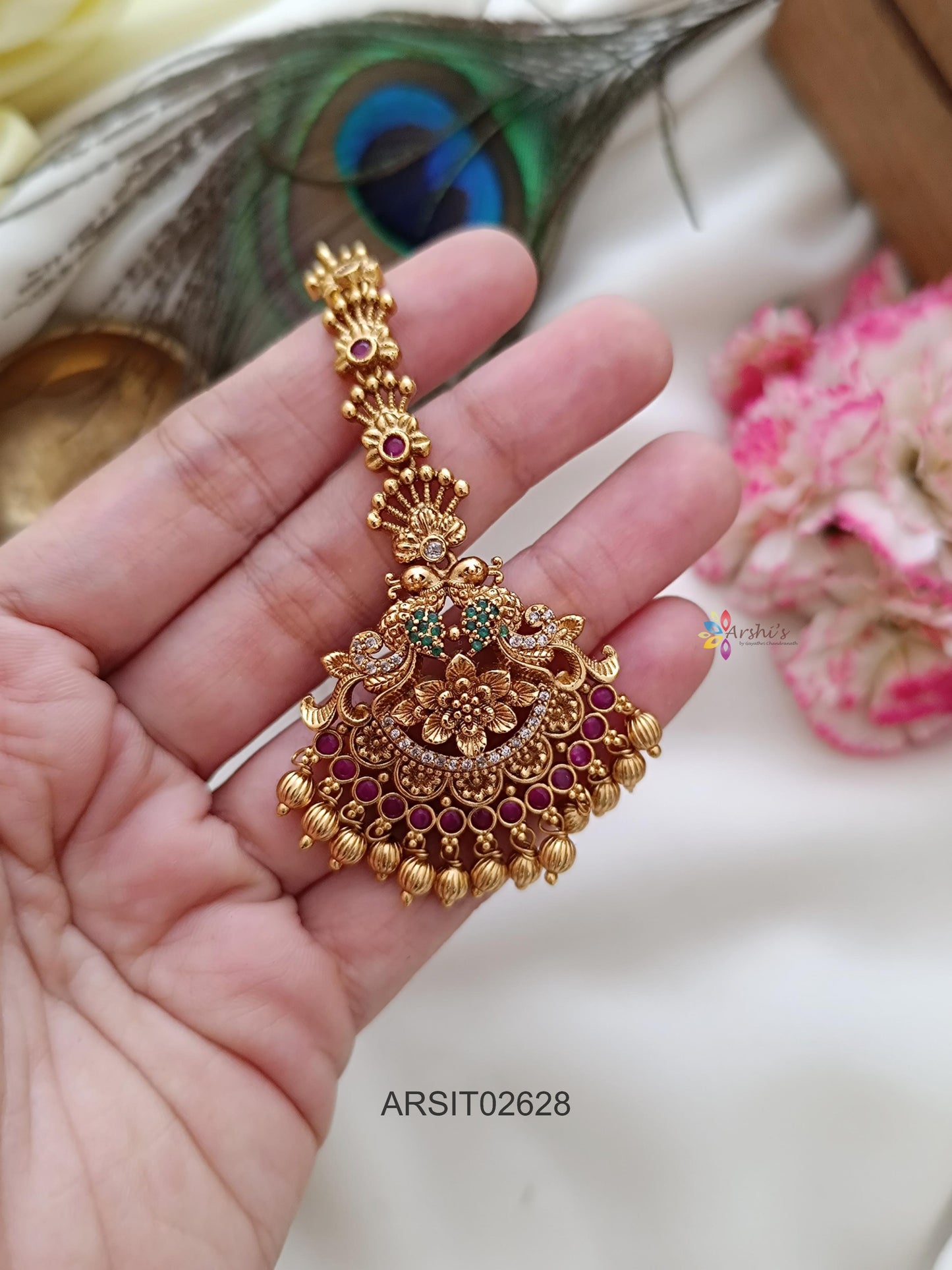 Dual Peacock Kemp Stone Maantikka