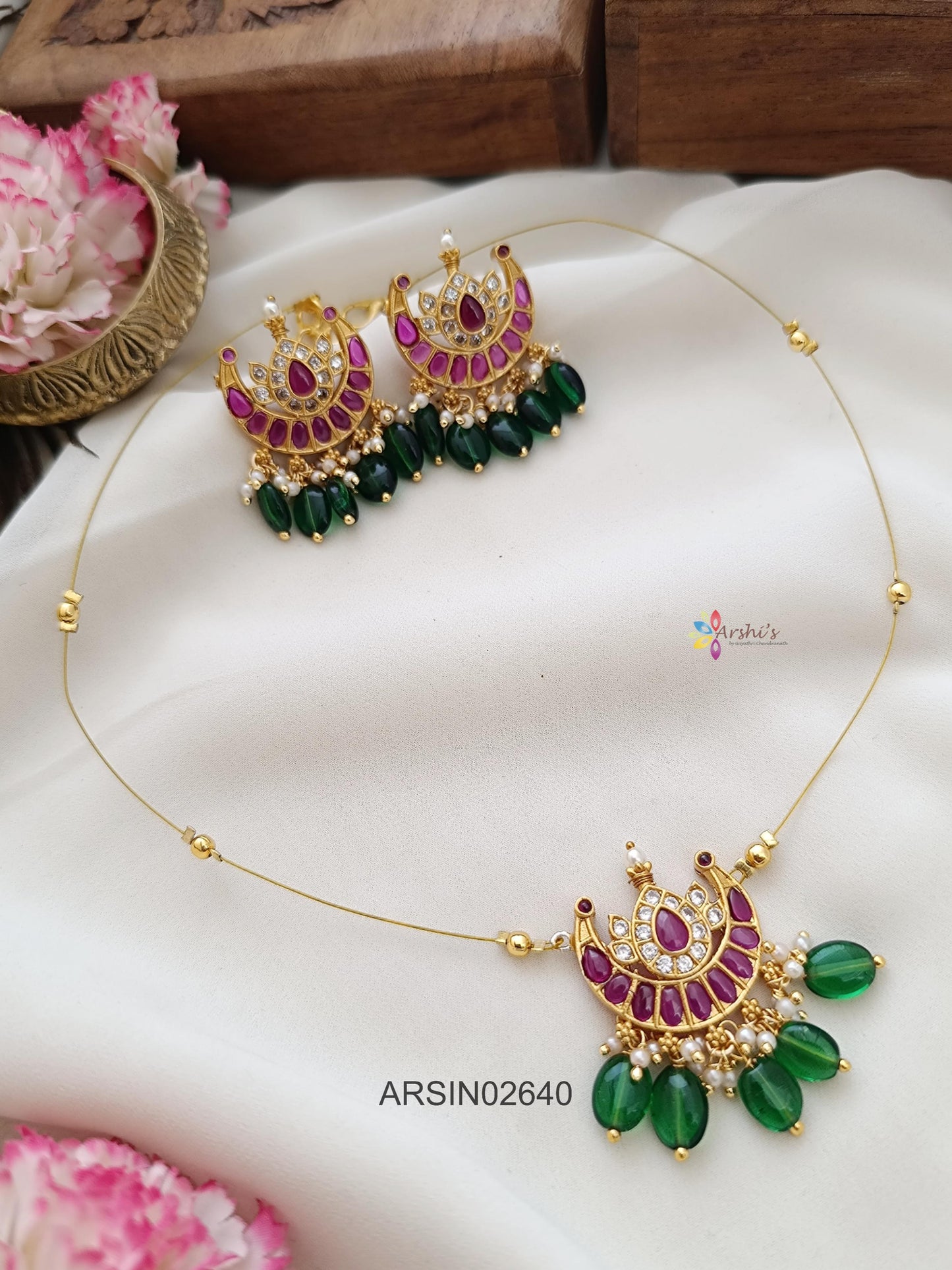 Moon Stone Pendant Green Beads Invisible Necklace