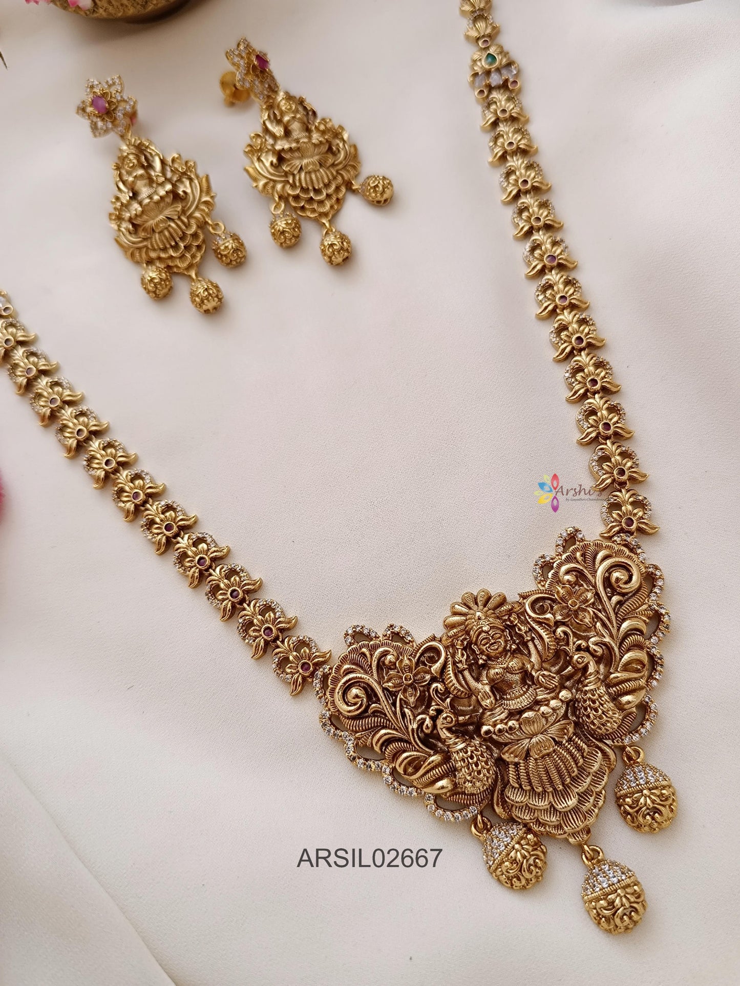 Matte Lakshmi Pendant Long Haram