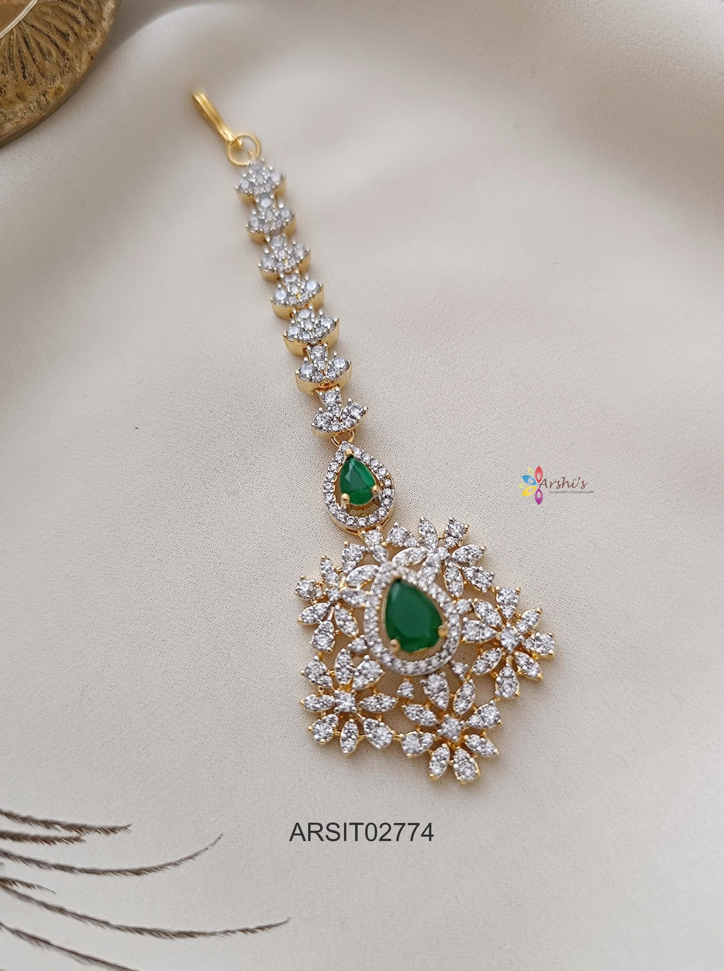 Diamond Look Like Green Stone Maangtikka