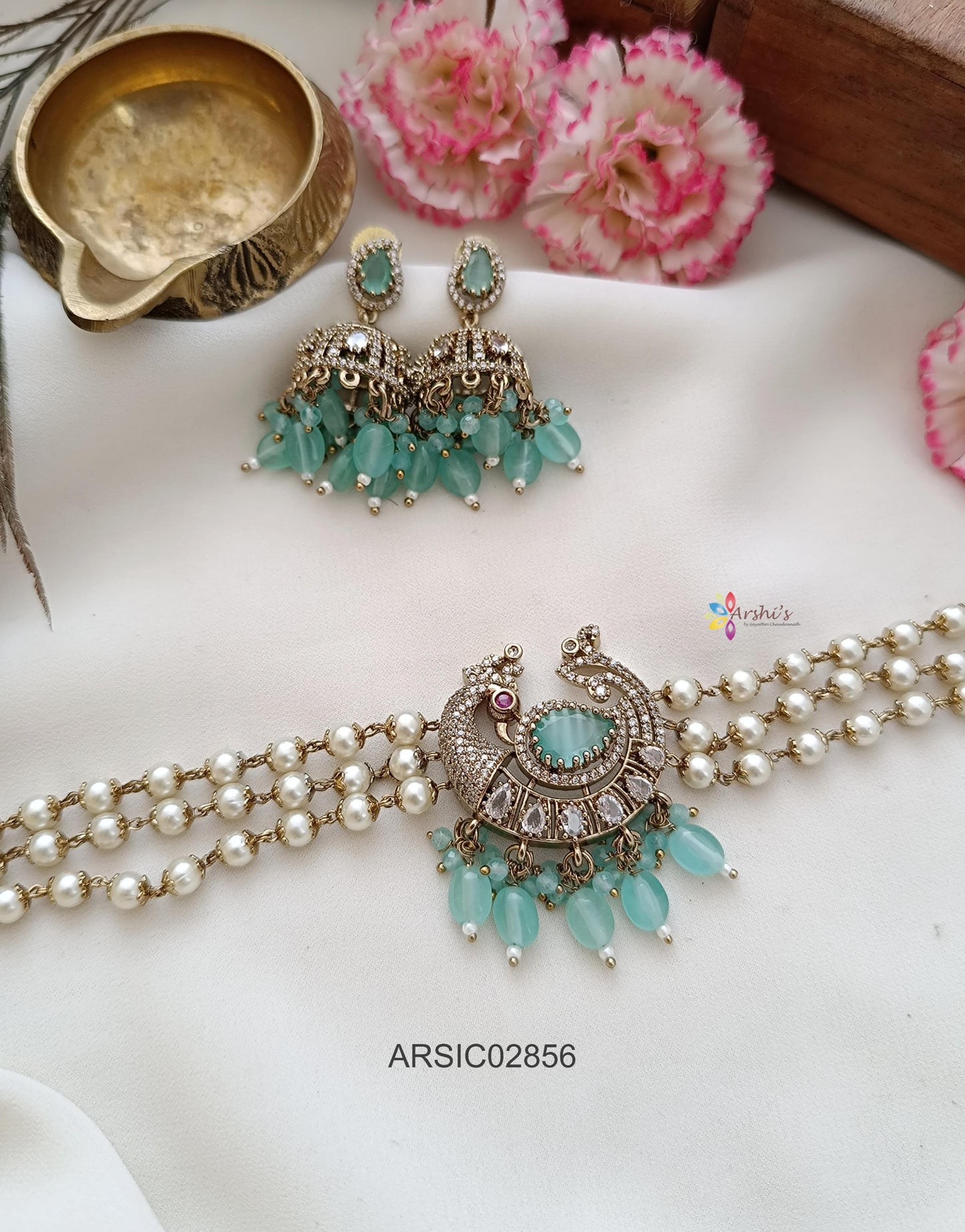 Peacock Sky Blue Pearl Choker