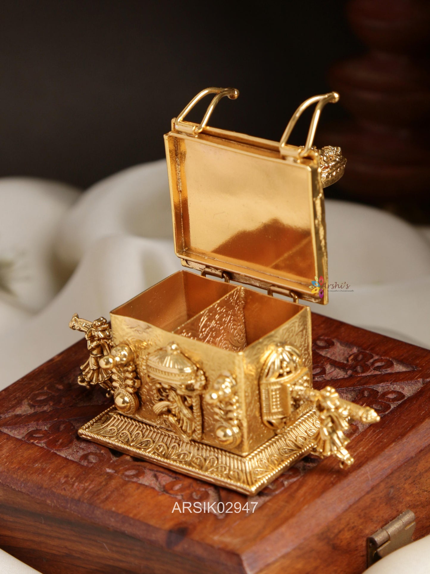 Radha Krishna Kumkum Box