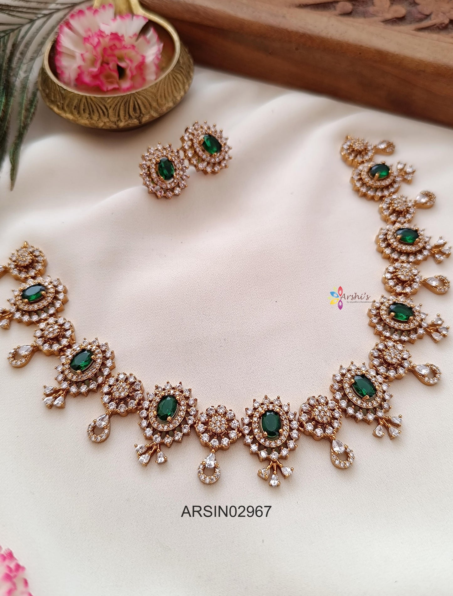 White and Emerald Stone Necklace