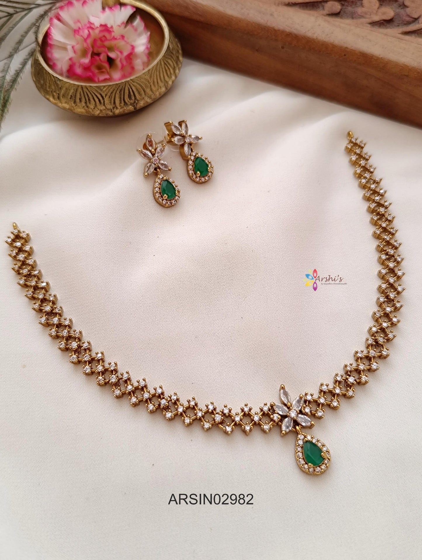Emerald Pendant White Stone Chain Necklace