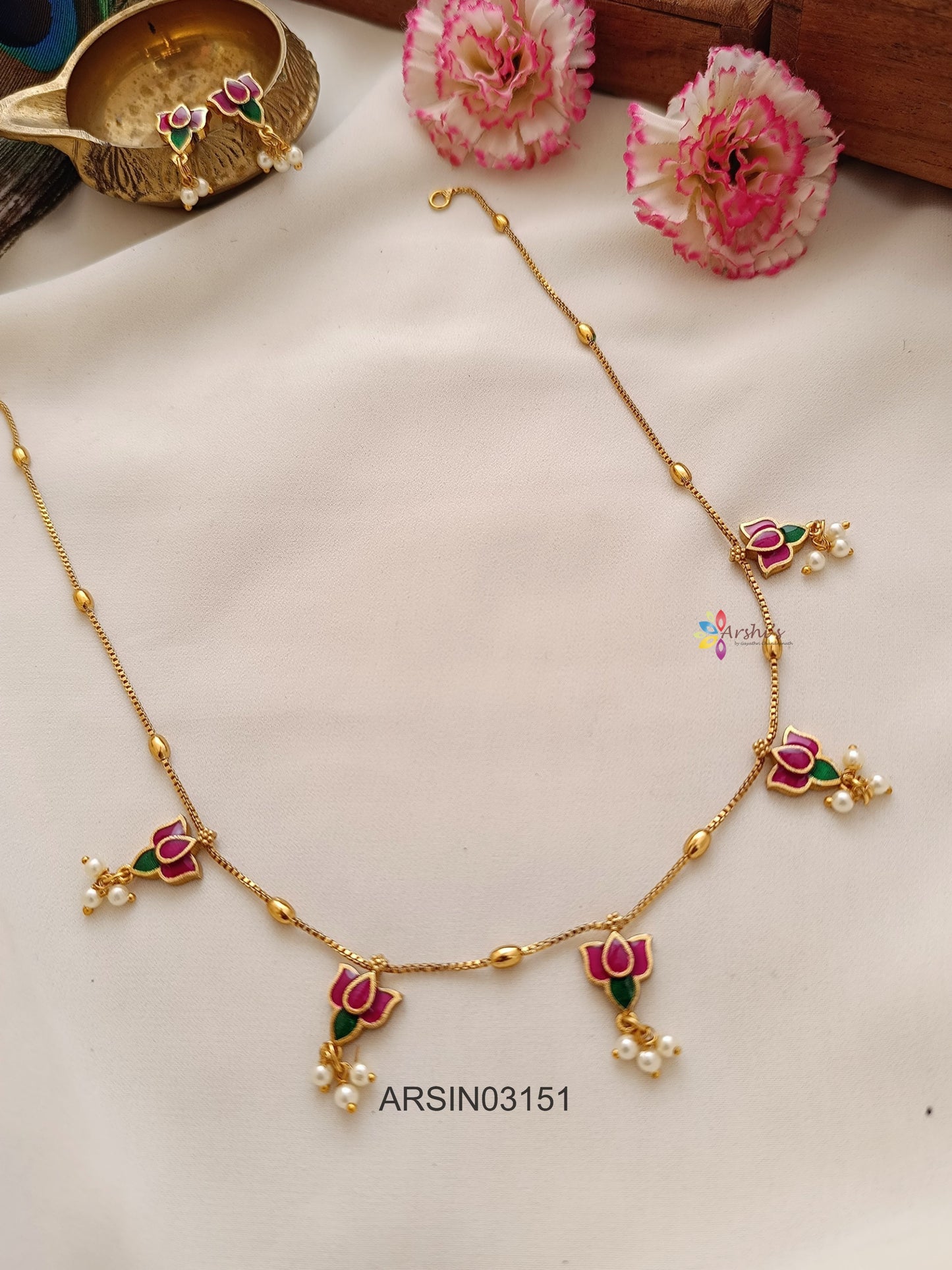 Five Lotus Design Necklace