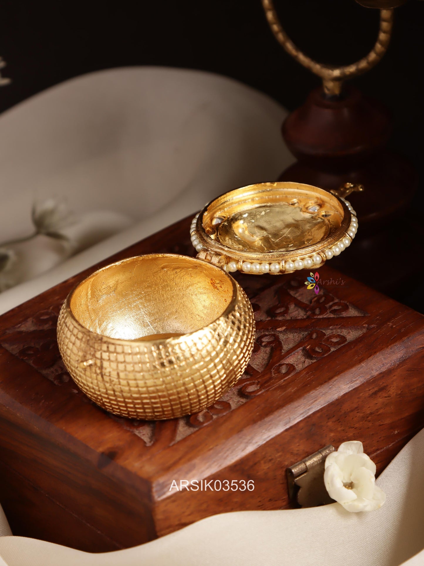 Antique Kundan Kumkum Box