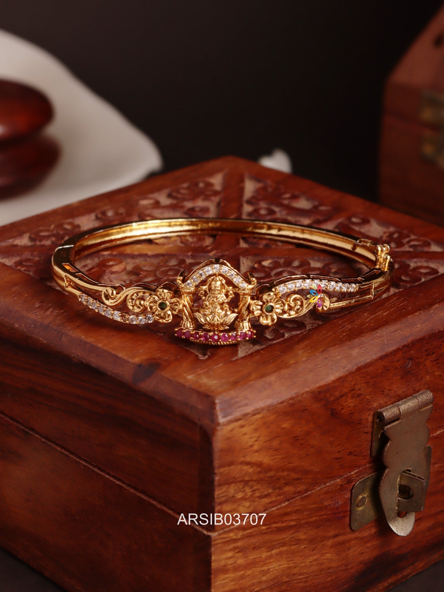 Lakshmi Stone Openable Bracelet