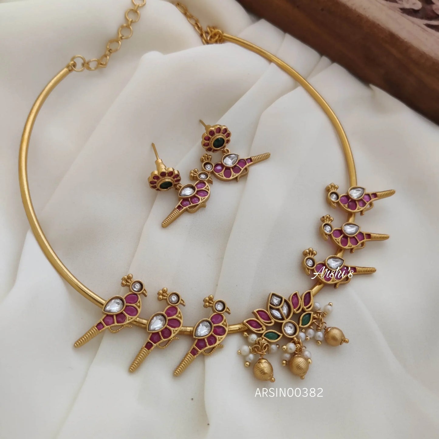 Pretty Peacock Kemp Hasli Tube Necklace