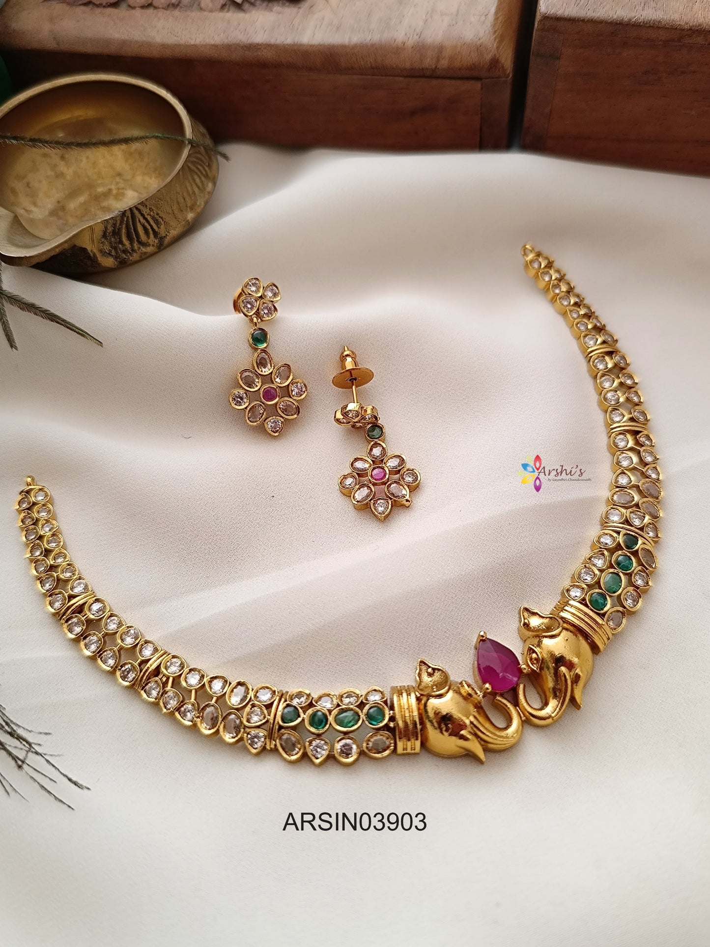 Elephant White Stone Kante Necklace