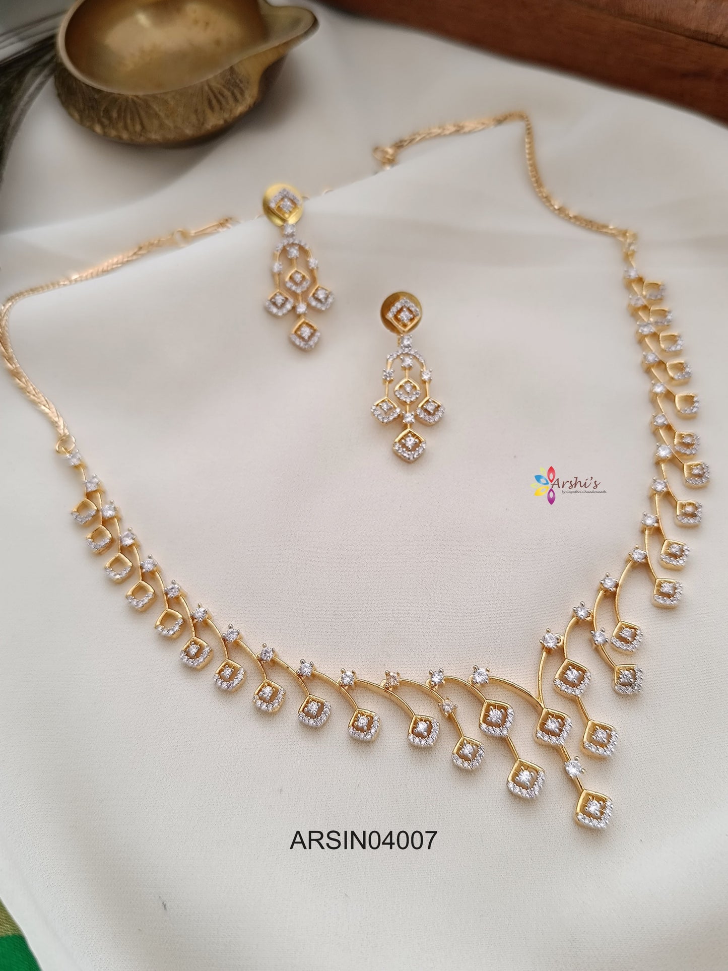 Diamond Look Like White Stone Necklace