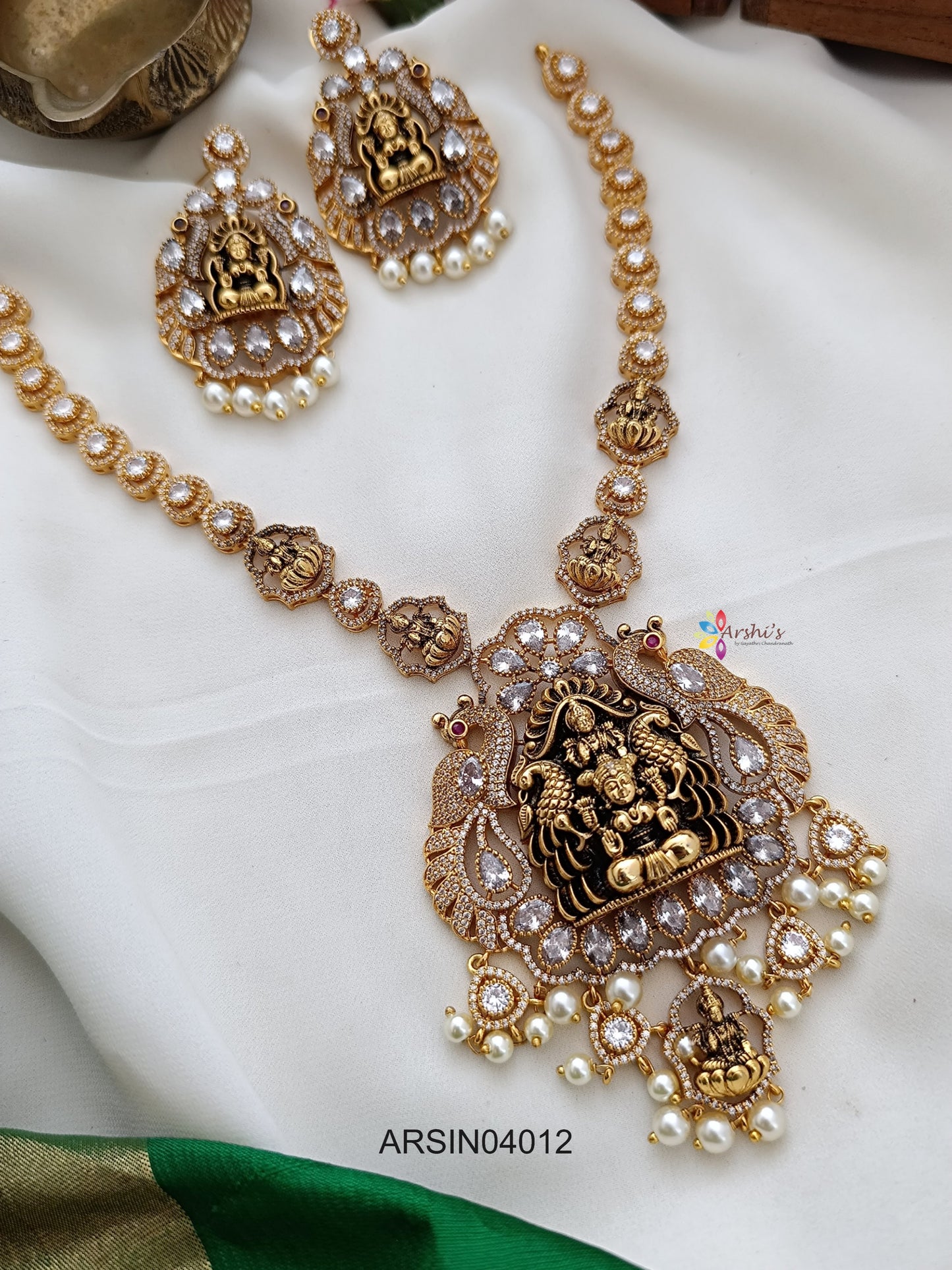 Lakshmi Pendant White Stone Necklace