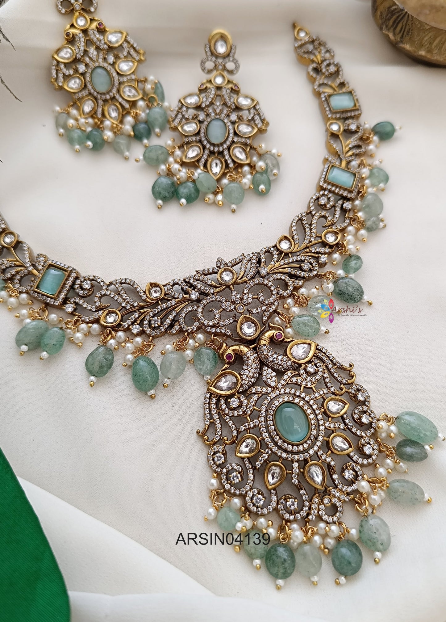 Floral Victorian Pale Green Bead Necklace