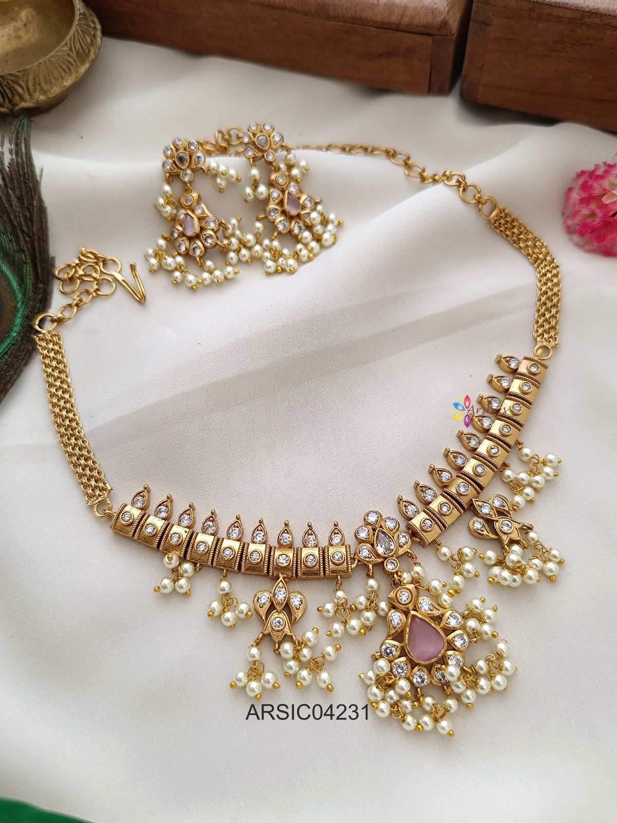 Pale Pink Stone Guttapusalu Choker
