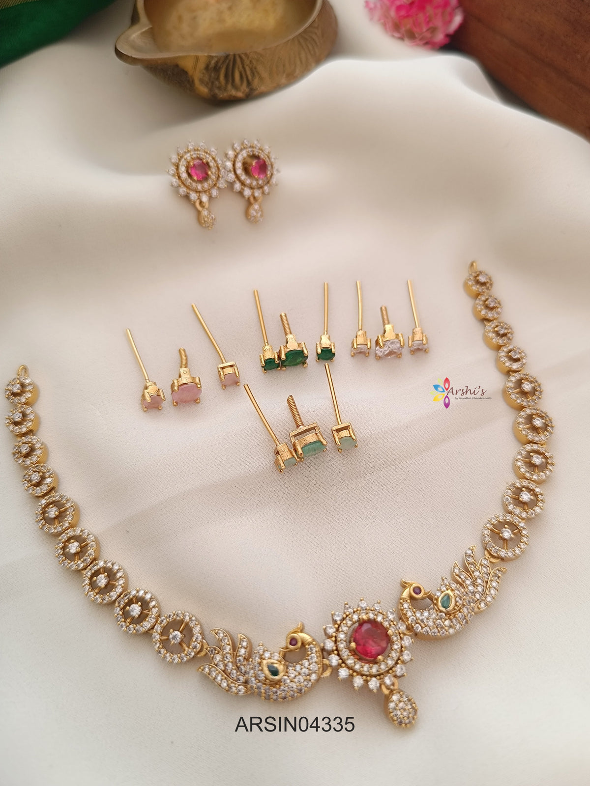 Stone Changeable Peacock White Stone Choker