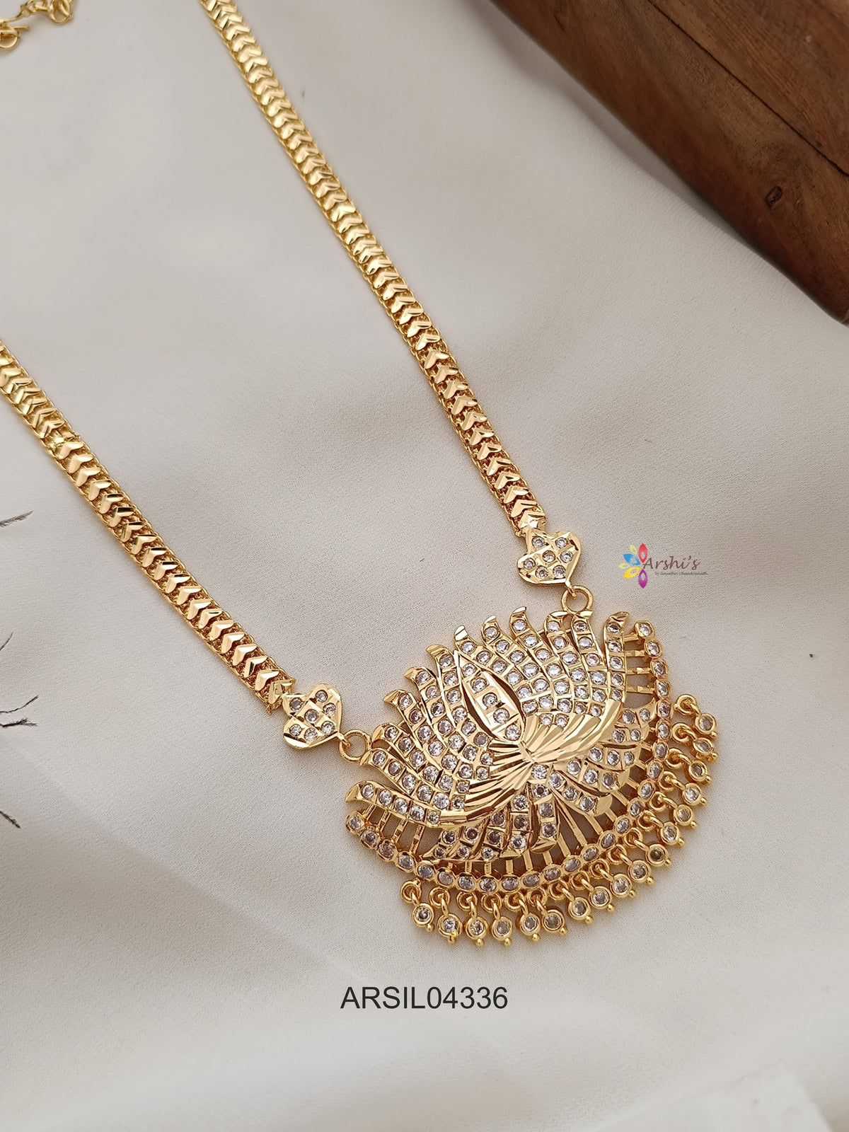 Lotus Pendant Haram