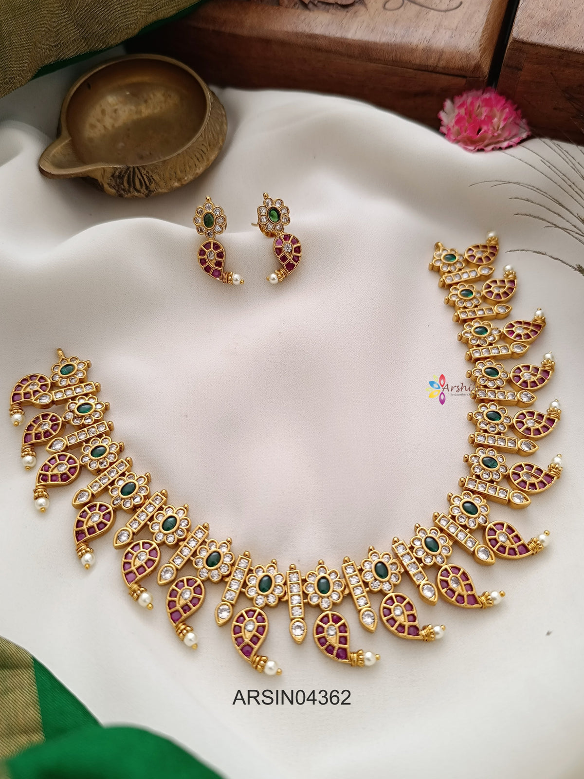 Kemp AD Stone Mango Necklace