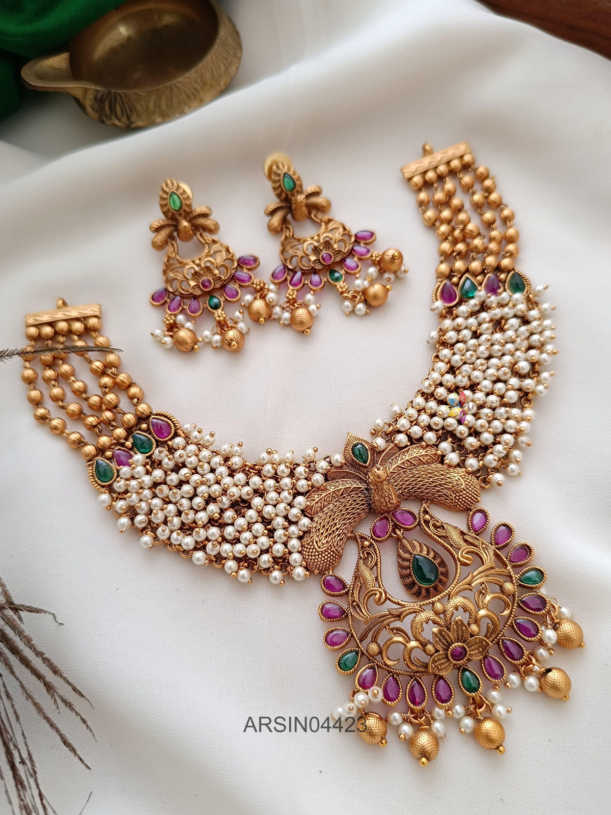 Antique Pearl Studded Necklace