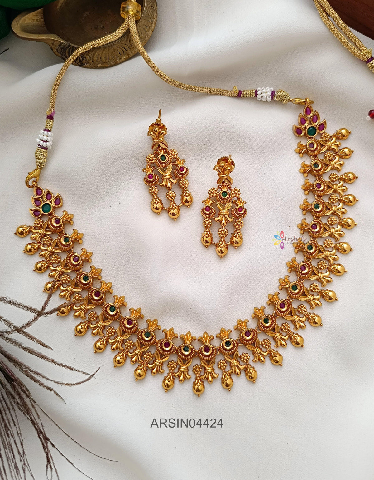 Matte Floral Design Necklace