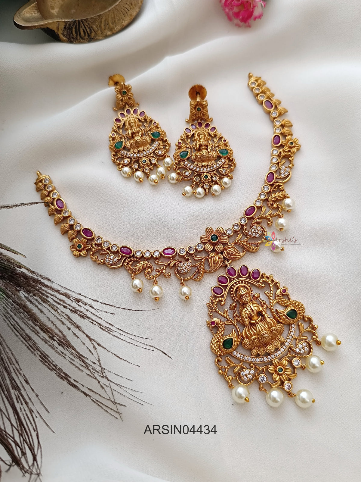 Lakshmi Pendant Floral Design Necklace