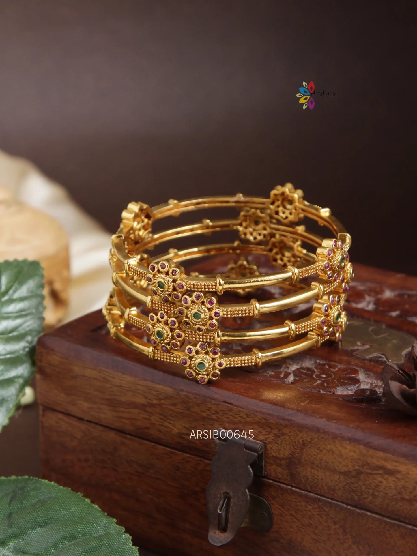 Beautiful Flower Design Bangle Set