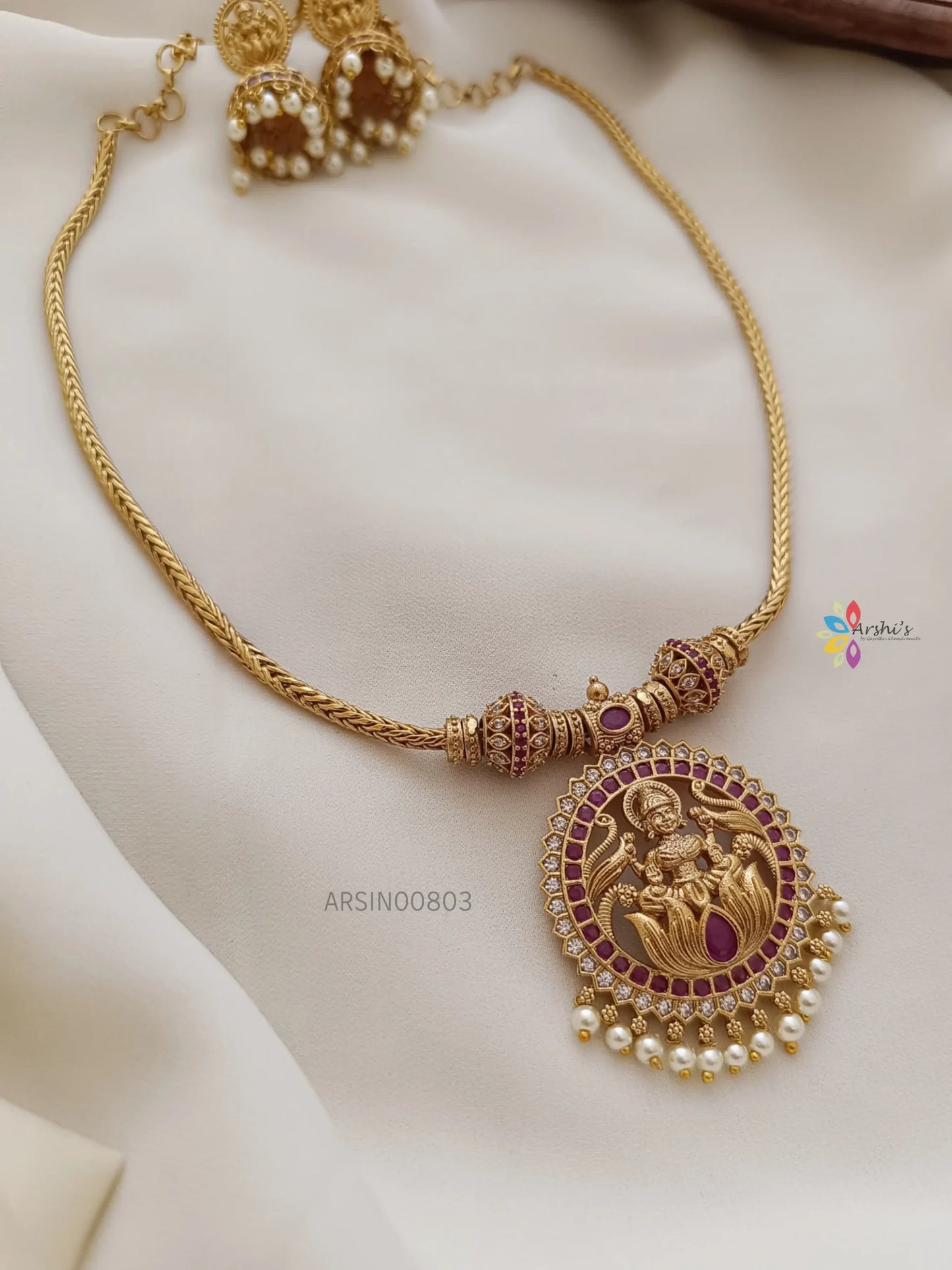 Simple Chain Lakshmi Pendant Necklace