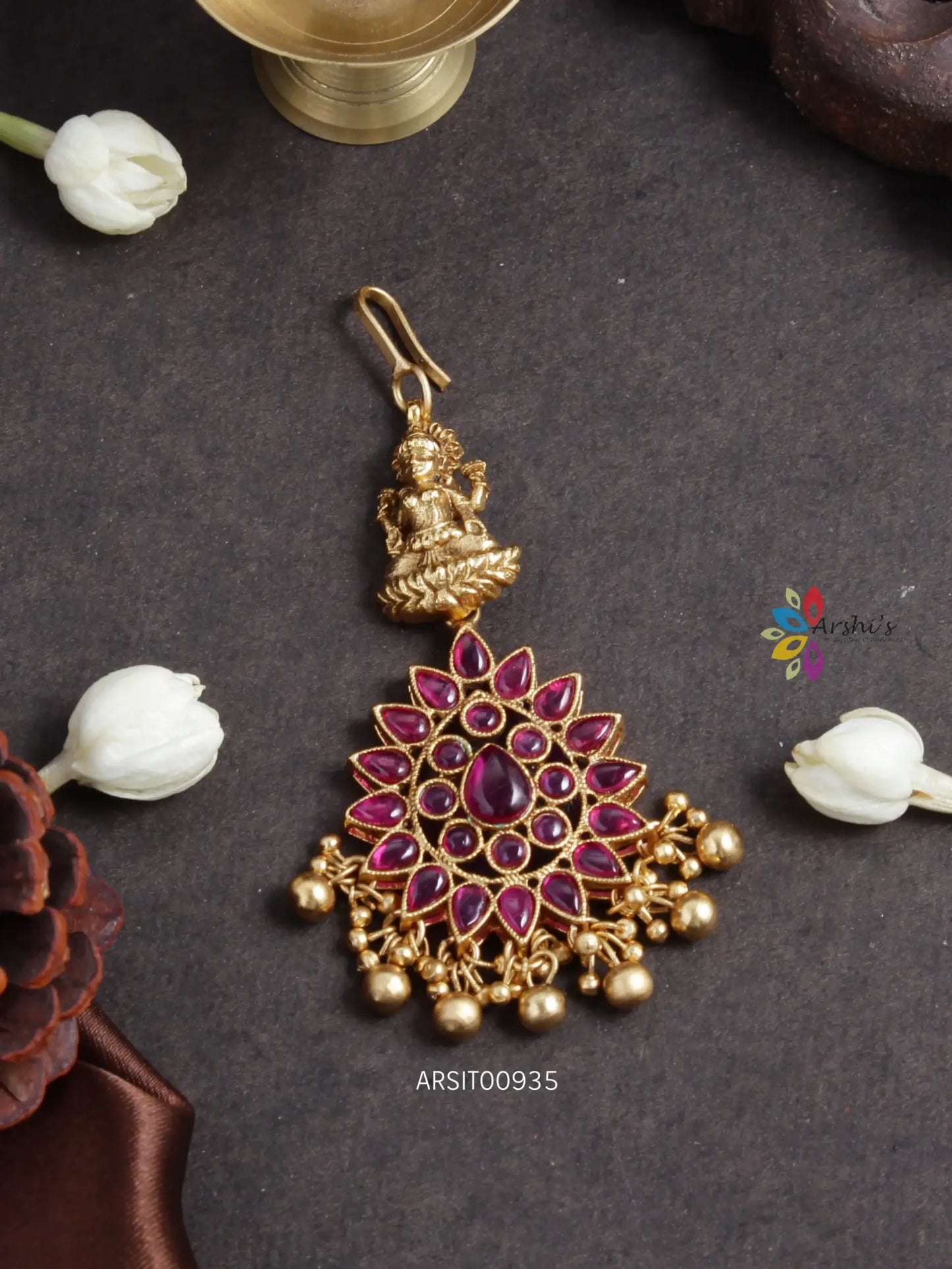 Bridal Kemp Stone with Temple Maangtikka