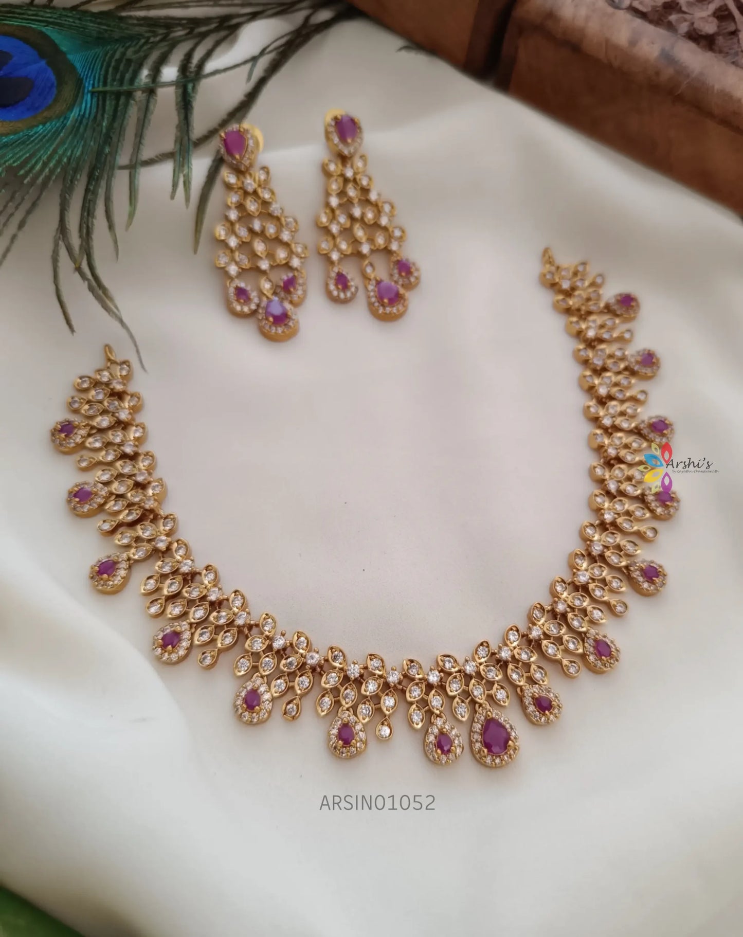 Imitation White and Red Stone Necklace