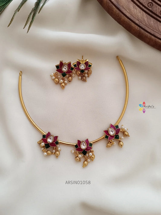 Traditional Three Lotus Design Hasli Necklace